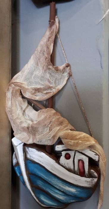 Κατσαβός Δημήτρης ξυλογλυπτο επιζωγραφισμένο διακοσμητικό καραβάκι